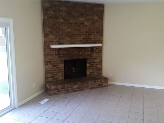5th image of 5810 La Cresta Dr