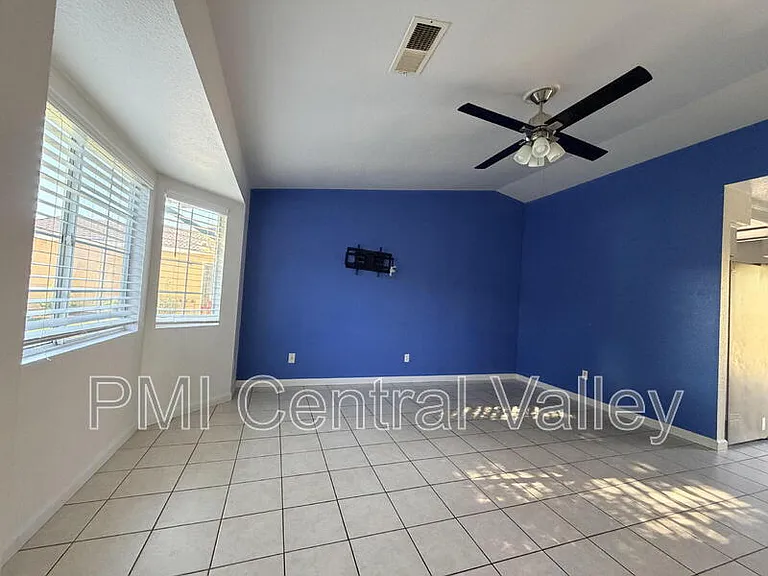 464 Lucas Ct — Photo 5