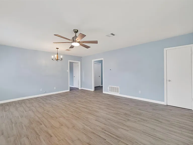 3428 Bradford St — Photo 7
