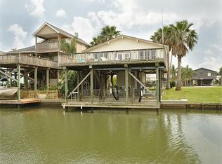 22112 Yoakum Dr, Galveston, TX 77554