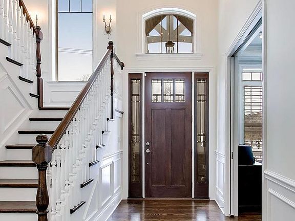 2nd image of 2403 Old Glenview Rd