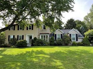 3521 Gloucester Dr, Bethlehem, PA 18020