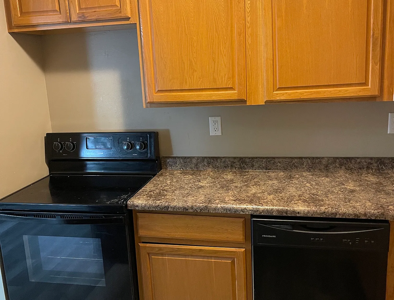 2 bed, 1.5 bath, $950 — Photo 3