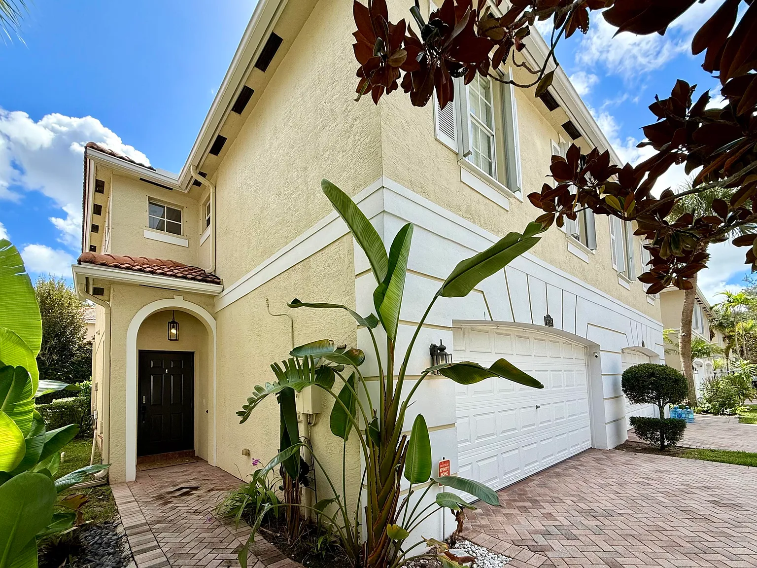 3 bed, 2.5 bath, 1774 sqft, $3,650 — Photo 1