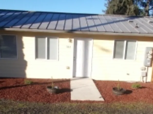 382 SE 5th St, Toledo, OR 97391