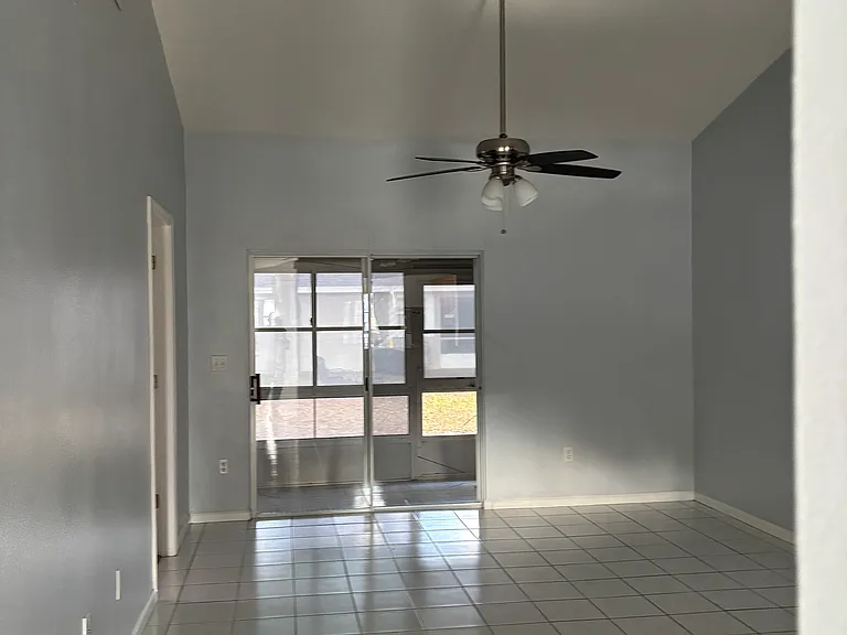 2126 Cypress Bay Blvd — Photo 4