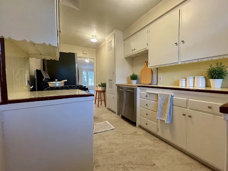 12944 Riverside Dr #12946 — Photo 10