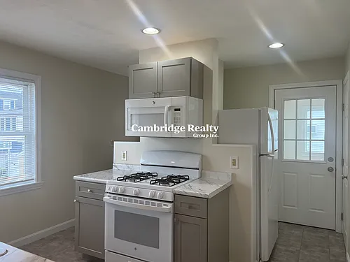 20 Henley St Photo 1