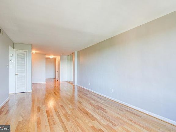 5th image of 3114 Wisconsin Ave NW APT 602
