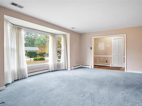 4th image of 2408 Dolfield Dr