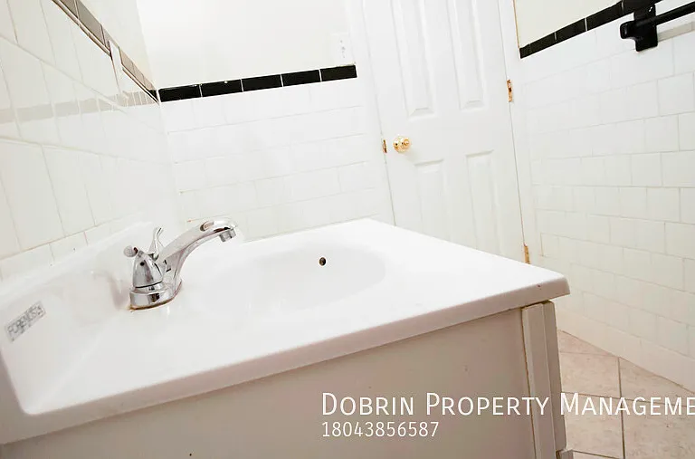 1011 Kinney St — Photo 14