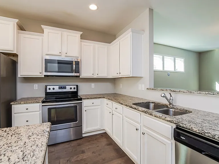 229 Lanier Pl — Photo 6