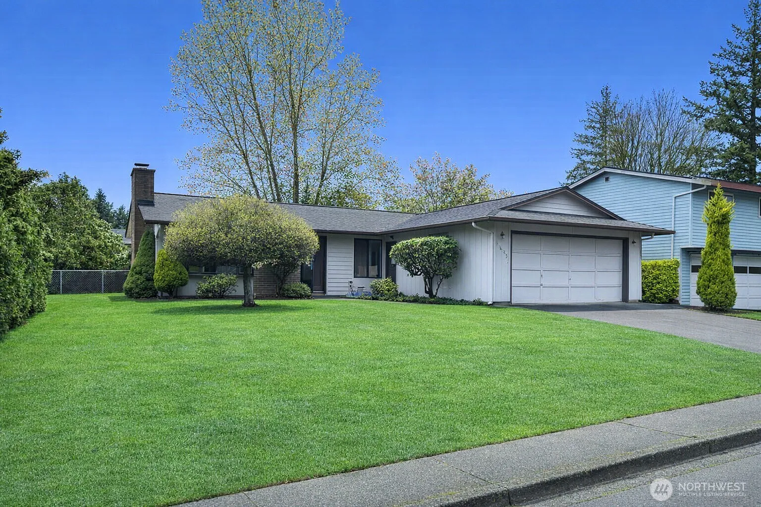 1625 Camas Avenue NE photo 1