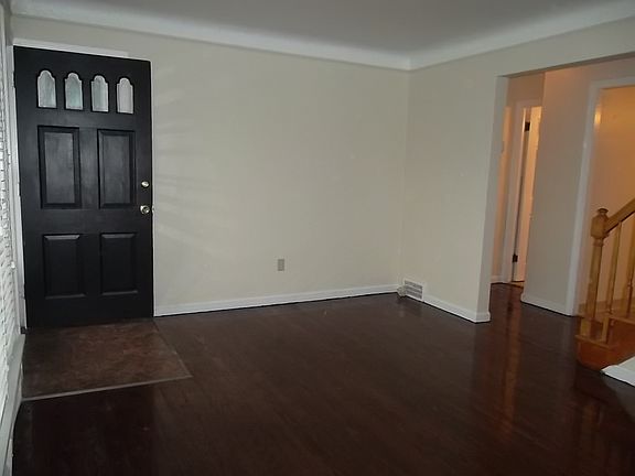 2nd image of 321 E 255th St
