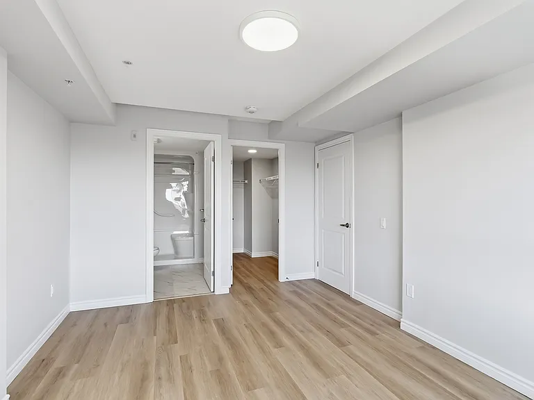 425 Watson Pkwy N — Photo 13