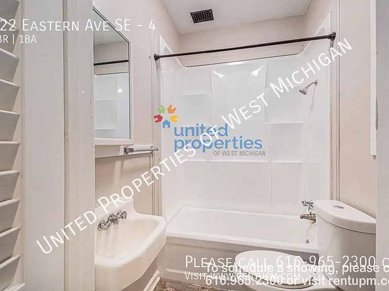 822 Eastern Ave SE #4 — Photo 2