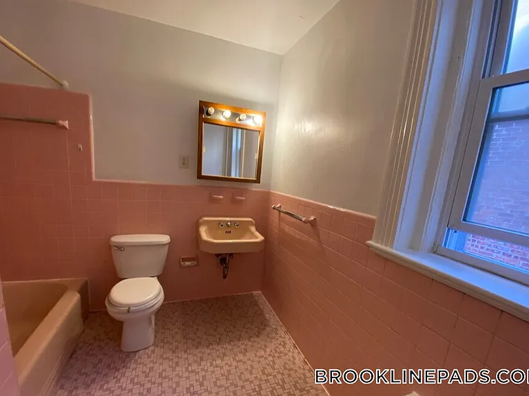 99 Marion St #3 — Photo 5