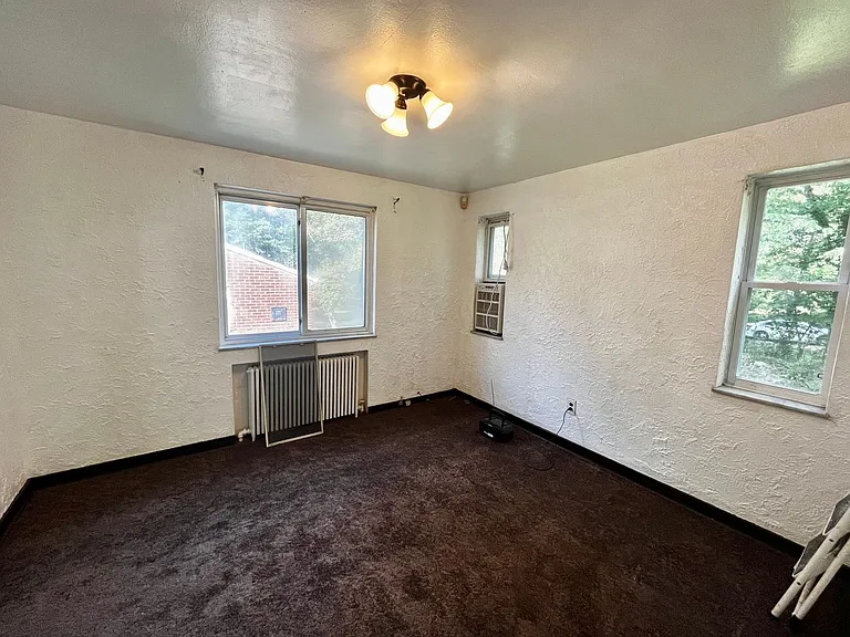 2156 Sampson St — Photo 13