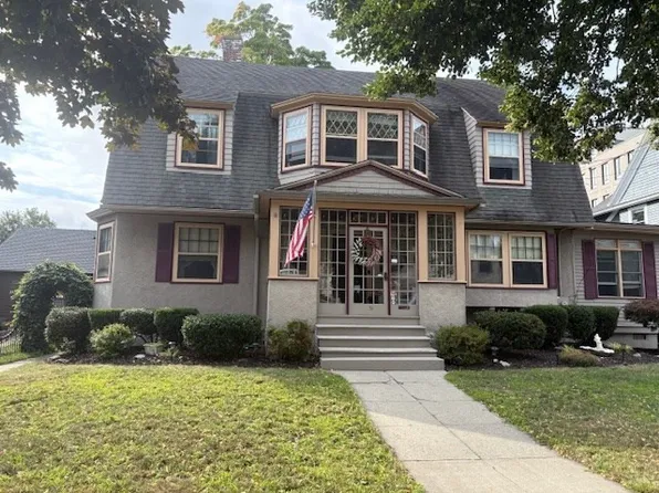 21 Whitney Rd, Quincy, MA 02169