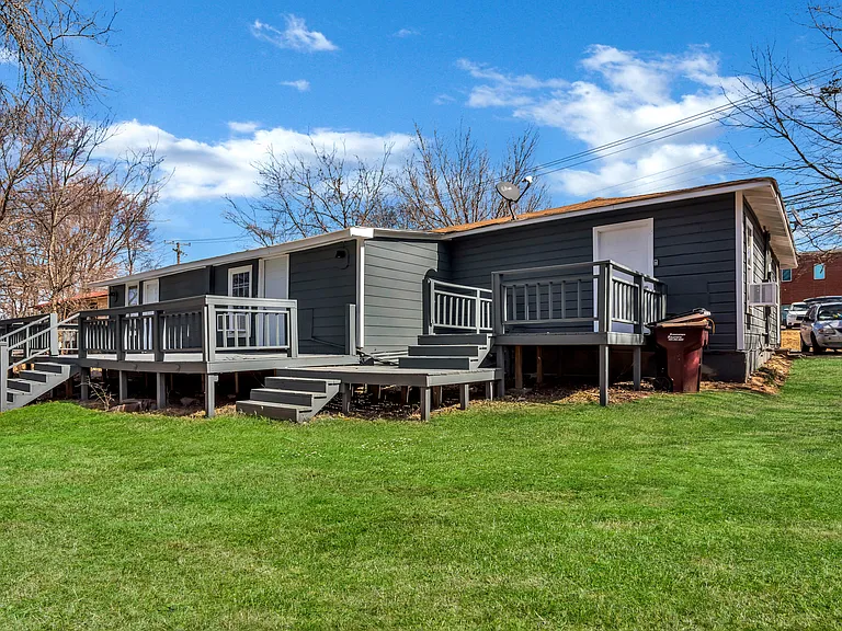 397 Wills Point St — Photo 3