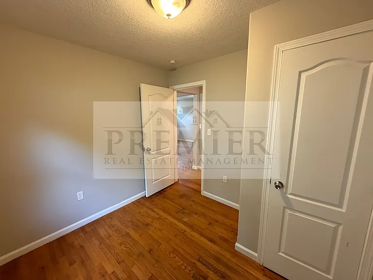 504 Westwood Dr — Photo 9