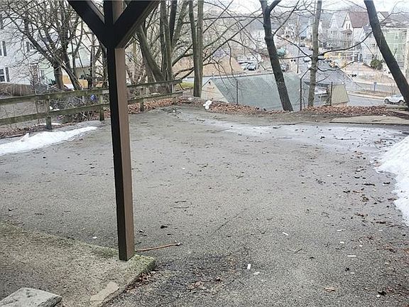 2nd image of 404 Carrington Ave