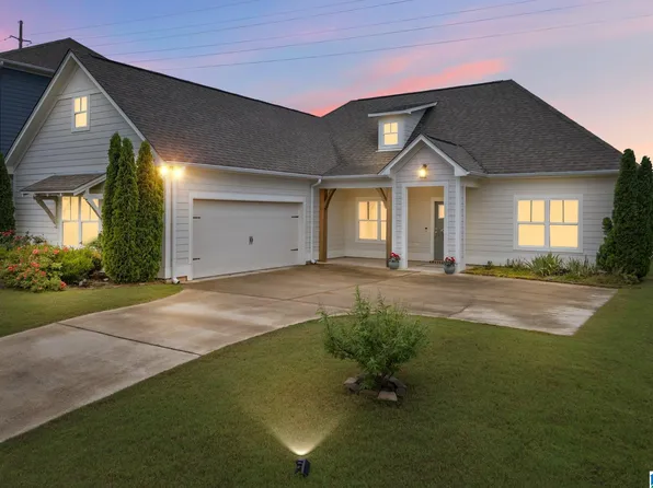 1090 Camellia Ridge Dr, Pelham, AL 35124