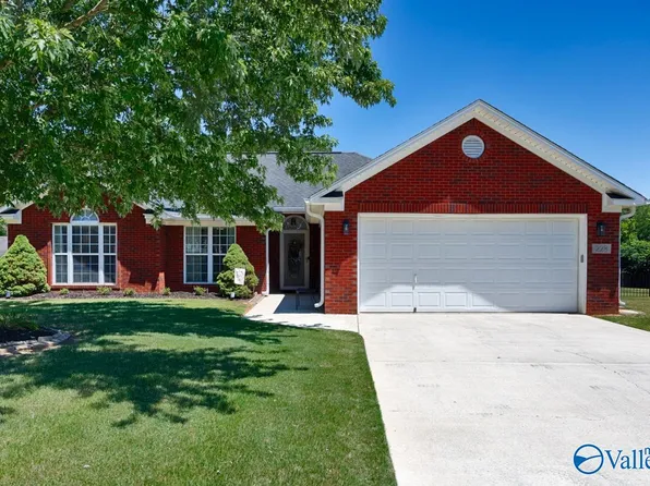 228 Alder Ridge Dr, New Market, AL 35761