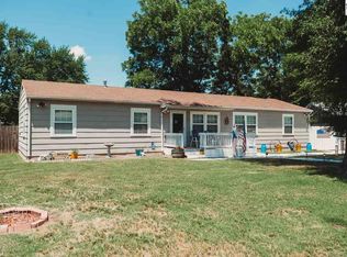 200 SW 9th St, Newton, KS 67114