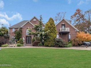 176 Oakland Mills Road, Manalapan, NJ 07726