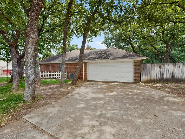 7517 Crosstimbers Ln — Photo 28