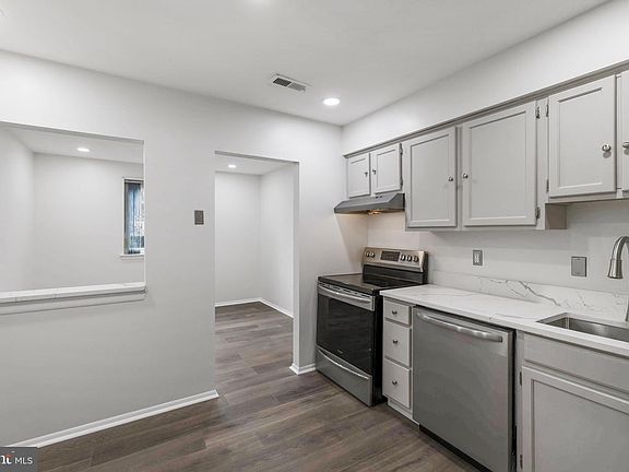 5th image of 1104 Lisadale Cir APT 1D