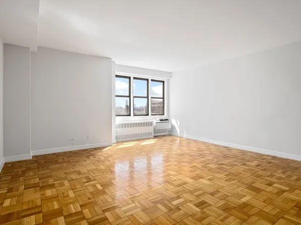 200 East 15th Street image 1 of 11