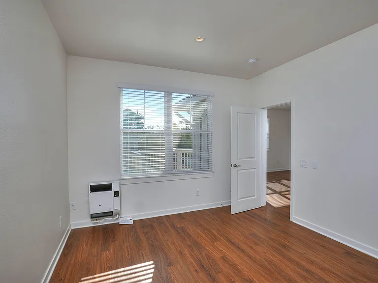 322 W Micheltorena St #D — Photo 8