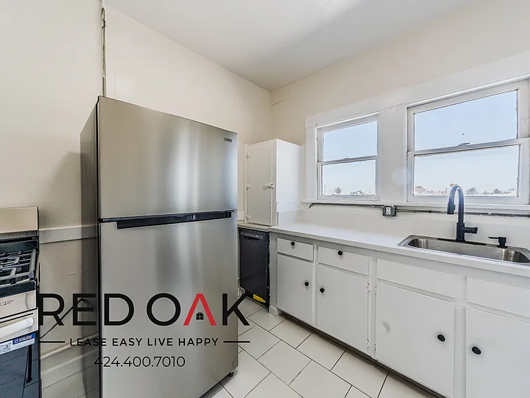 1026 W 22nd St #14 — Photo 5