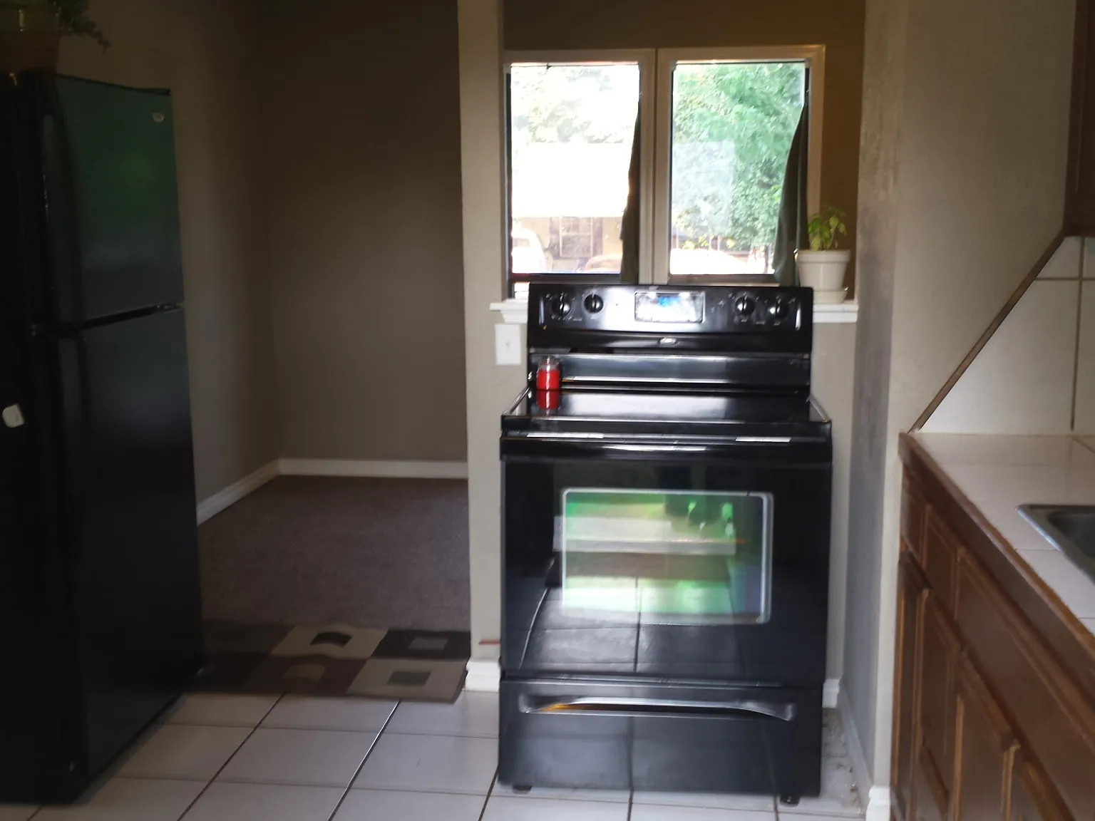 2 bed, 700 sqft, $800 — Photo 3