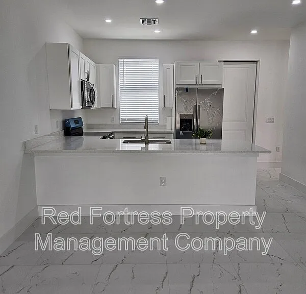 5148 Centennial Blvd — Photo 2
