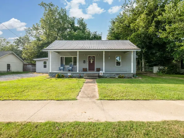 371 E Pine St, Batesville, AR 72501