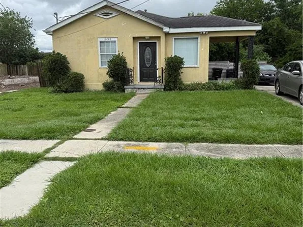 6228 Warrington Dr, New Orleans, LA 70122