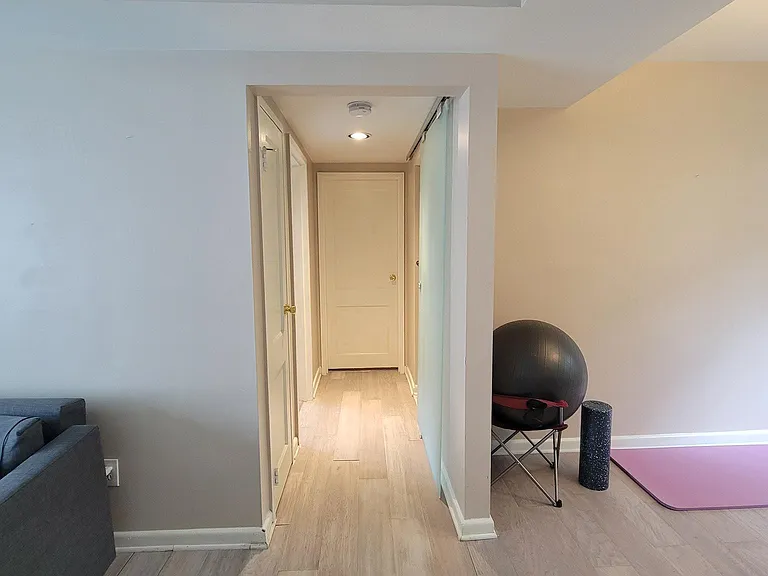 10407 Montrose Ave #201 — Photo 8