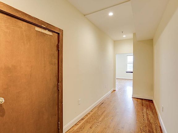 5th image of 1619 Saint Paul St APT 3
