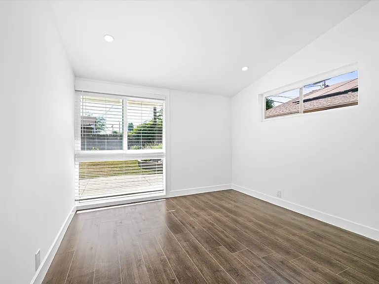 6445 Oakdale Ave — Photo 14