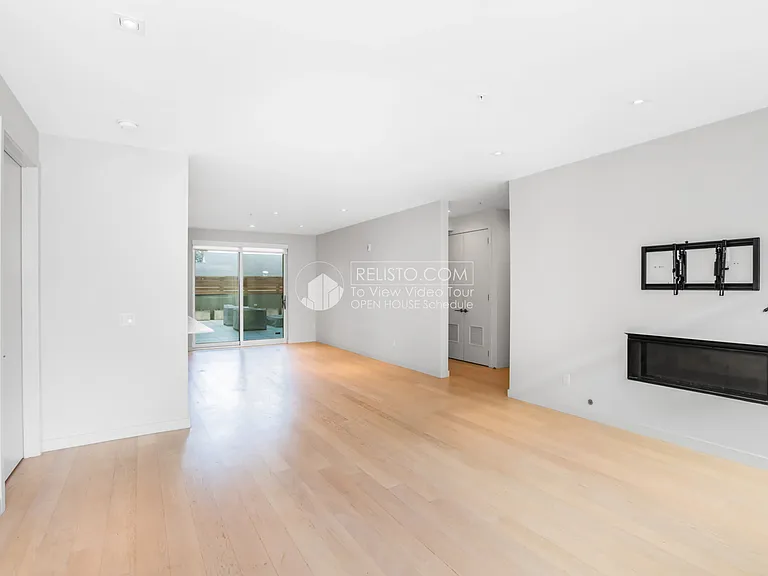 3590 20th St #201 — Photo 11