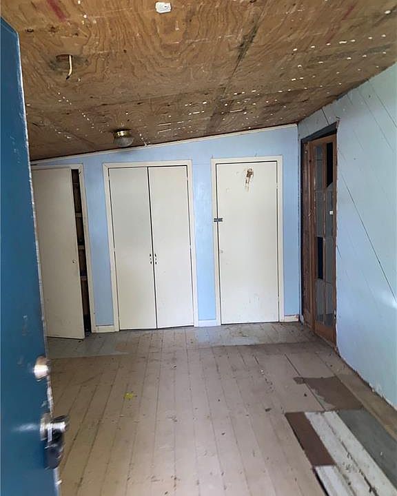 2nd image of 160 W 161st St