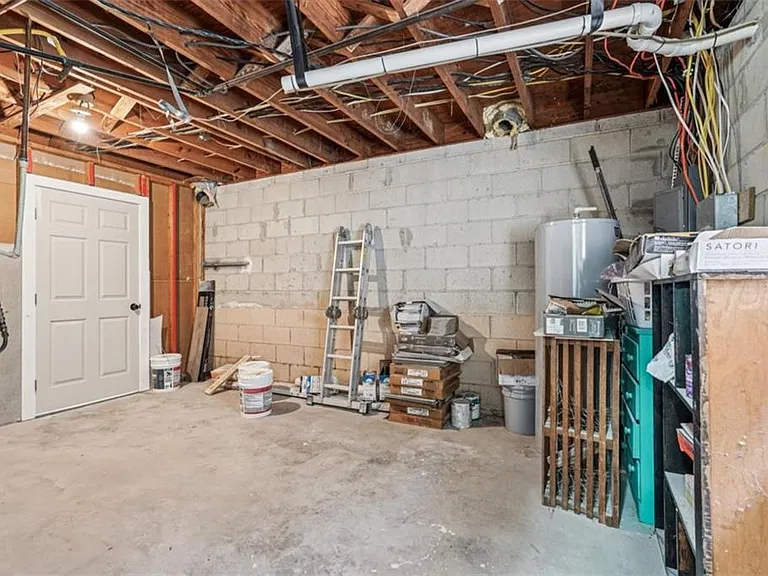 119 Kelso Dr SW — Photo 46
