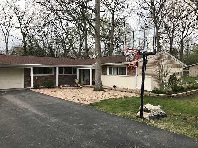 1st image of 5 Cambridge Ln