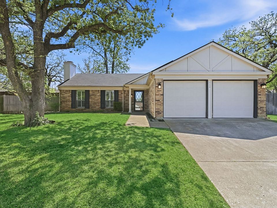 1st image of 404 Knoll Wood Ct