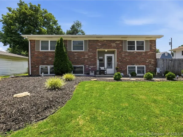 501 Circle Drive, Sellersburg, IN 47172