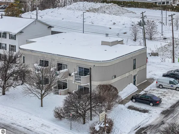 124 Beech St APT 101, Traverse City, MI 49684