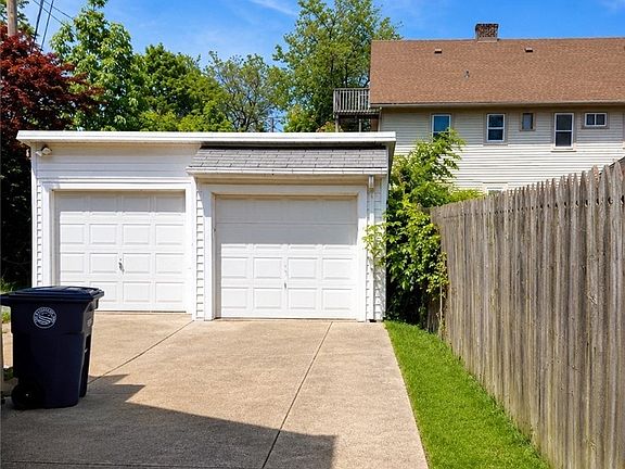 3rd image of 14713 Westropp Ave